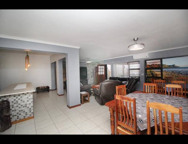 5 BEDROOM HOUSE FOR SALE IN FRAAIUITSIG